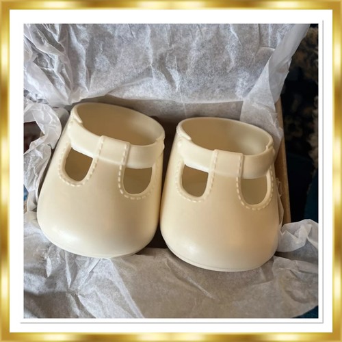 Lovely dinkum doll shoes - lovely,